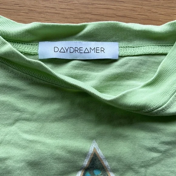 Daydreamer Def Leppard Crop Graphic Tee - Picture 5 of 7